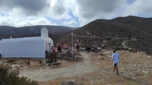 hiking around plakotos beach, visit at homers tomb