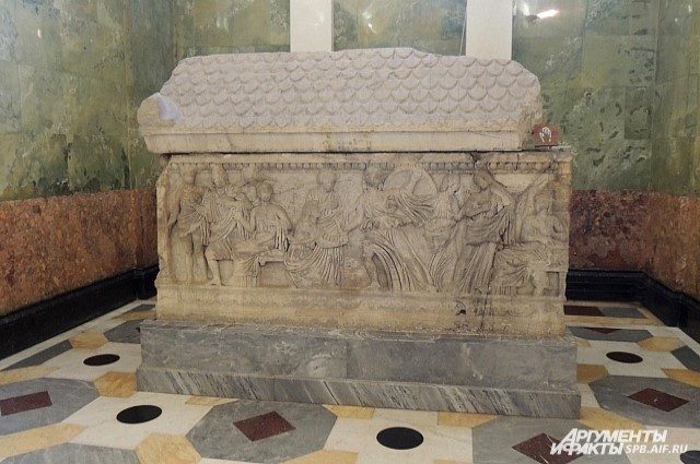 Sarcophagus traditionally associated with Homer, displayed in Saint Petersburg